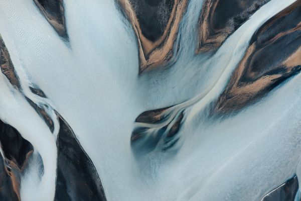 Abstract image of snow and mountains.