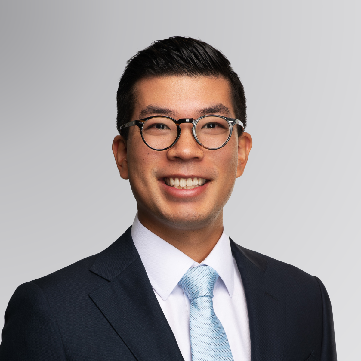 Adrian Wong headshot