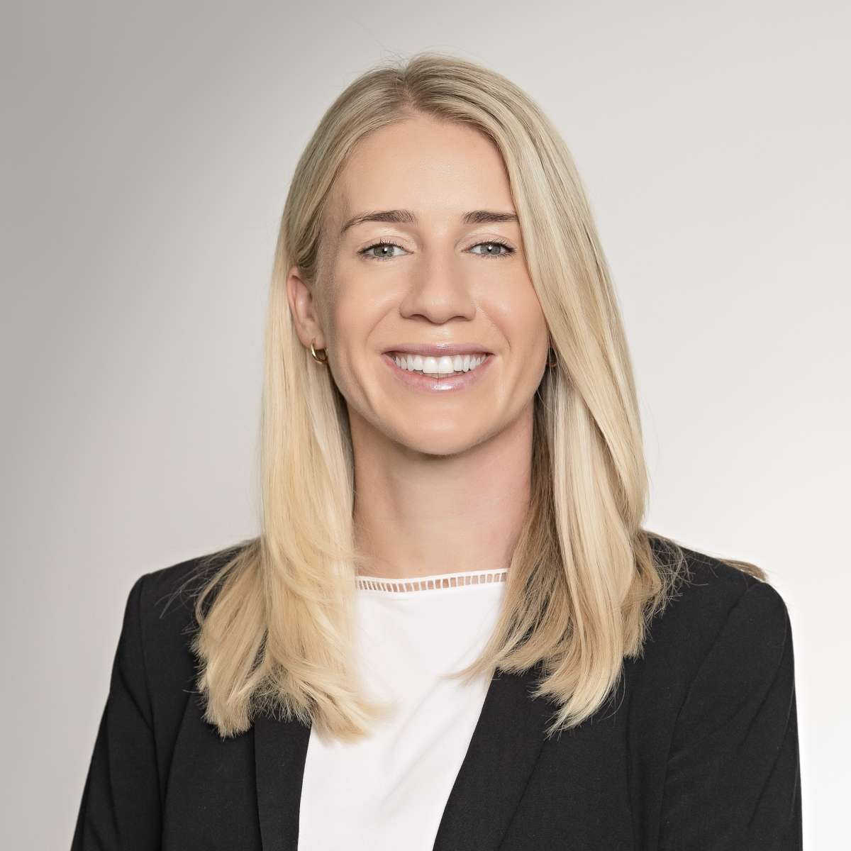 Georgia Pooley Headshot