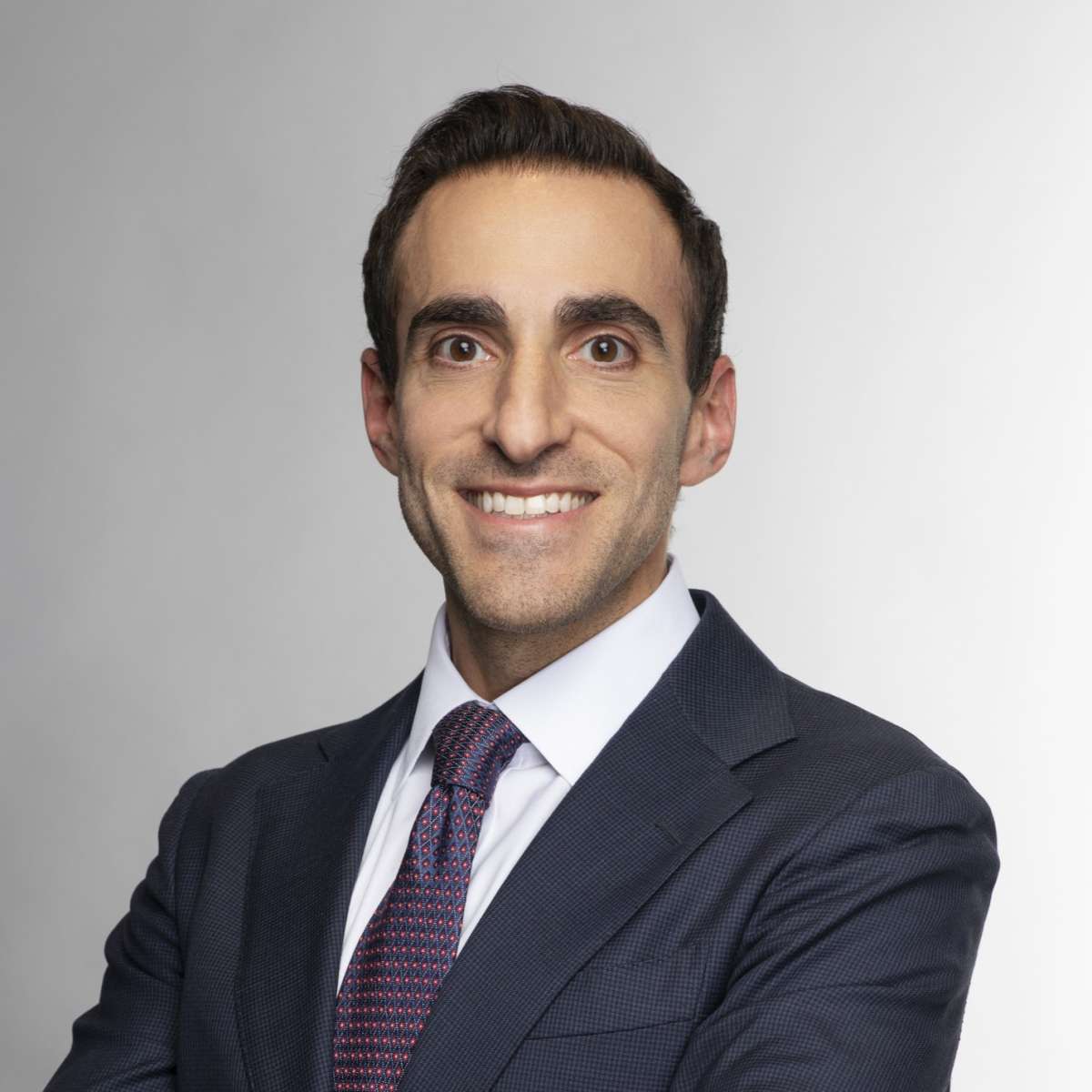 Matthew Linakis Headshot