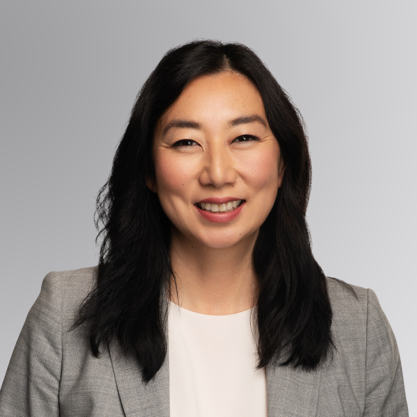 Gina Lee headshot