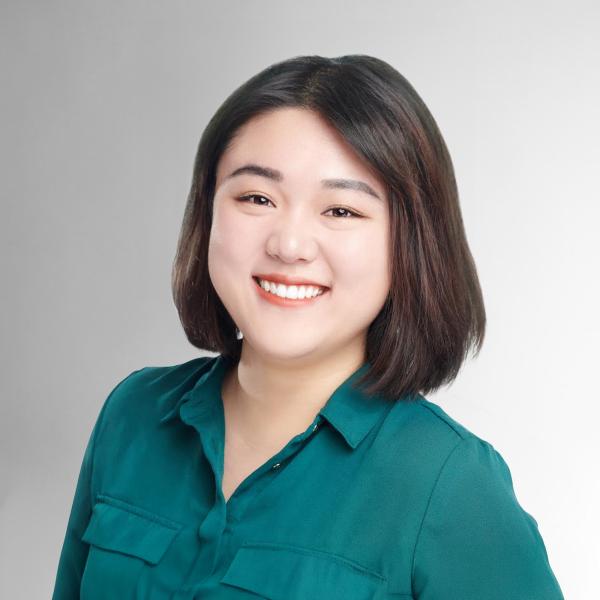 Maggie Wang headshot